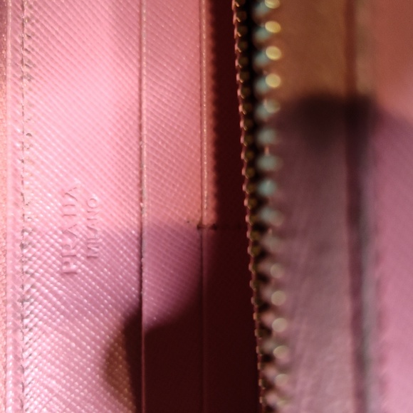 Pale Pink Prada Milano Wallet - Picture 7 of 15